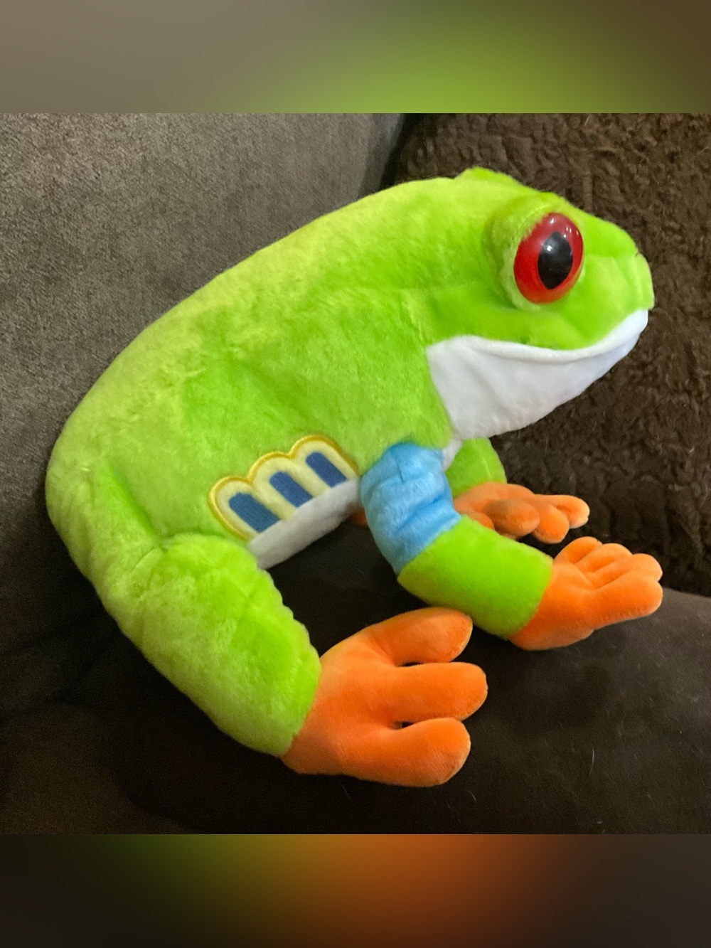 Wild Republic:cuddle skin bright green ‘’Red Eyed” sitting 12’’ tree Plush Frog
